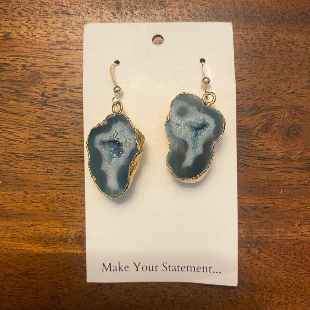 super cute light blue and gold geode earrings, never worn, lightweight boutique